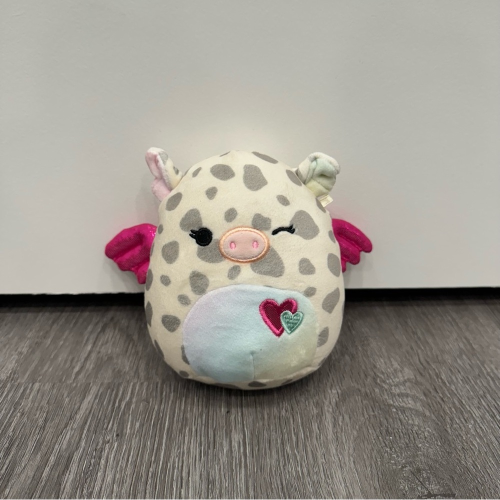 3x$25‼️ Squishmallows Charaka The Flying Valentines Pig